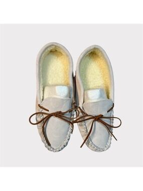 NEW Womens sz 6 VINTAGE Leather Moccasin Slippers Shearling Warm NWT Cream White